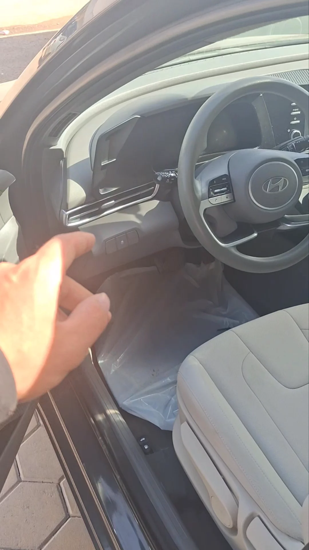 Car video thumbnail 1 of 6