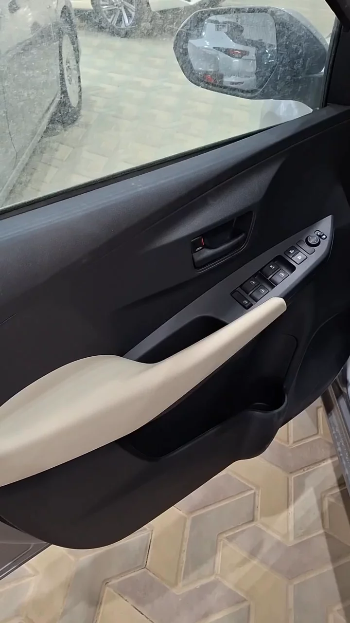 Car video thumbnail 1 of 10