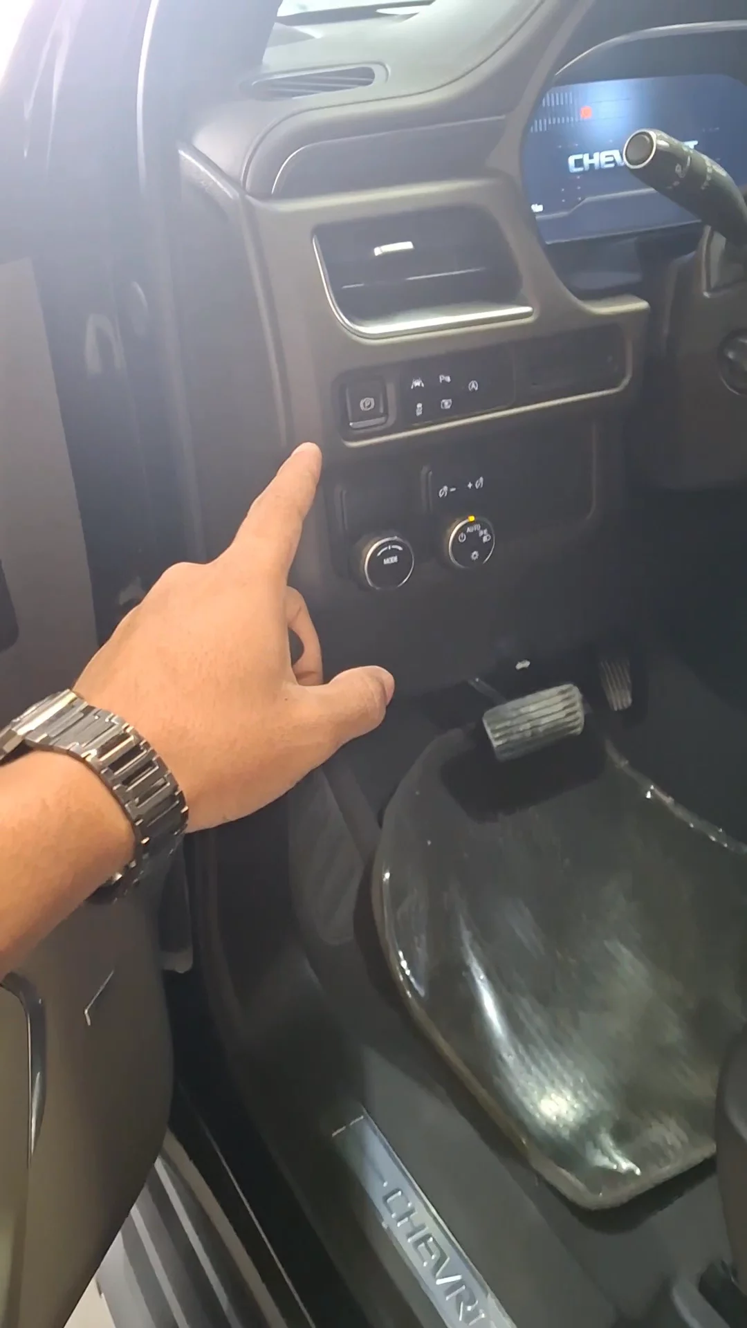 Car video thumbnail 1 of 8