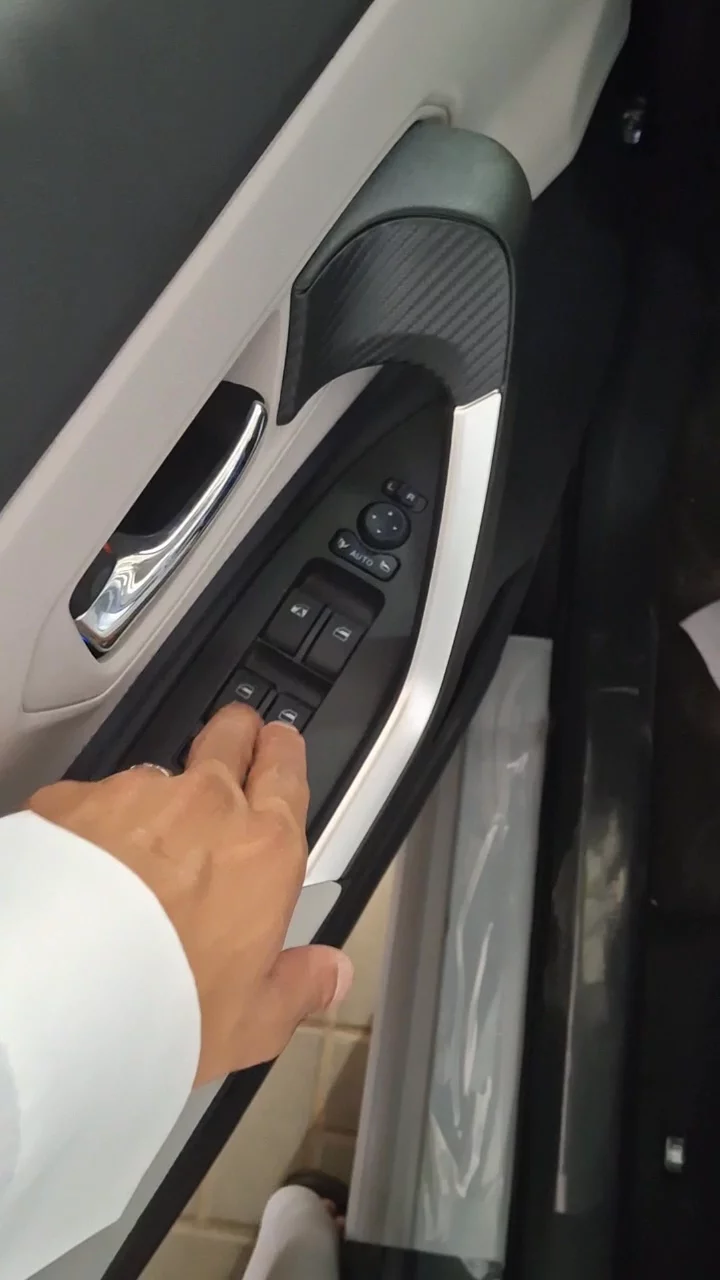 تويوتا فيلوز GLX 2025