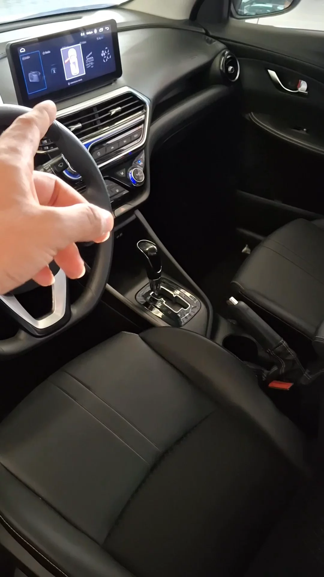 Car video thumbnail 1 of 8