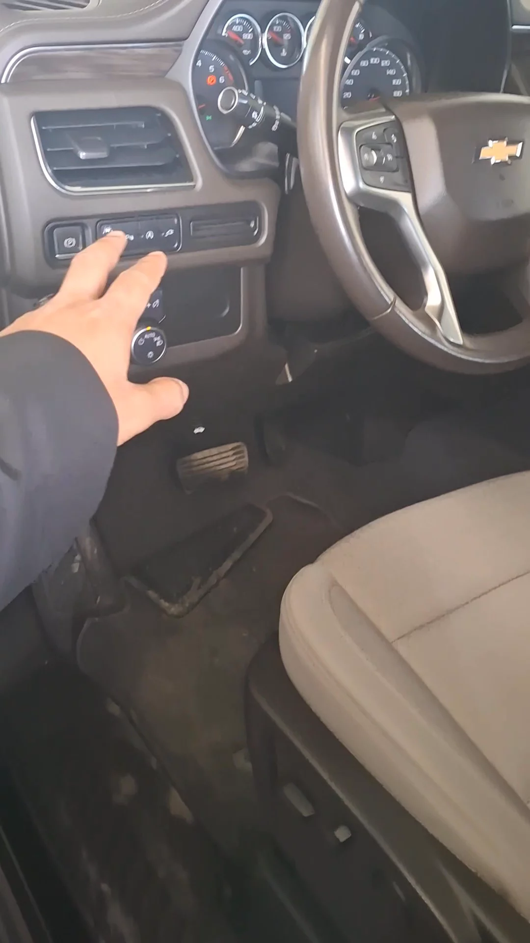 Car video thumbnail 1 of 8