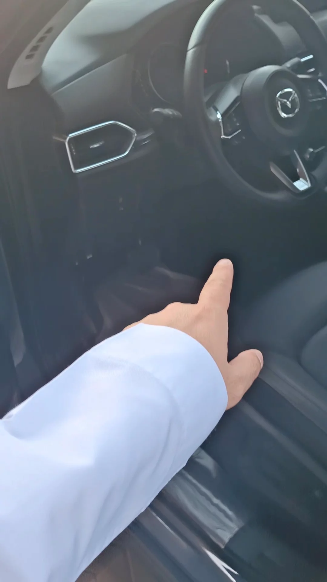 Car video thumbnail 1 of 10