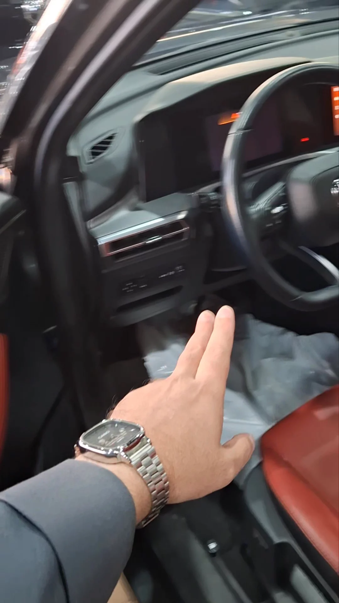 Car video thumbnail 1 of 9