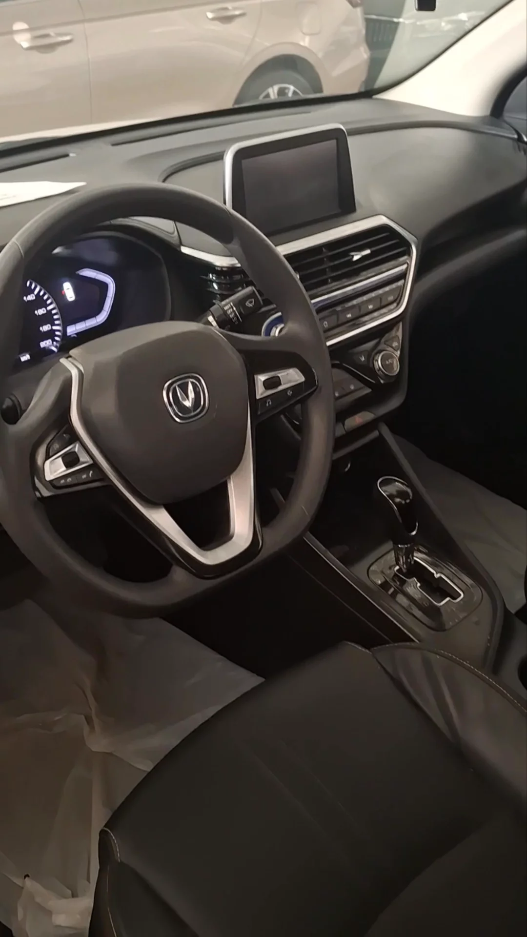 Car video thumbnail 1 of 7