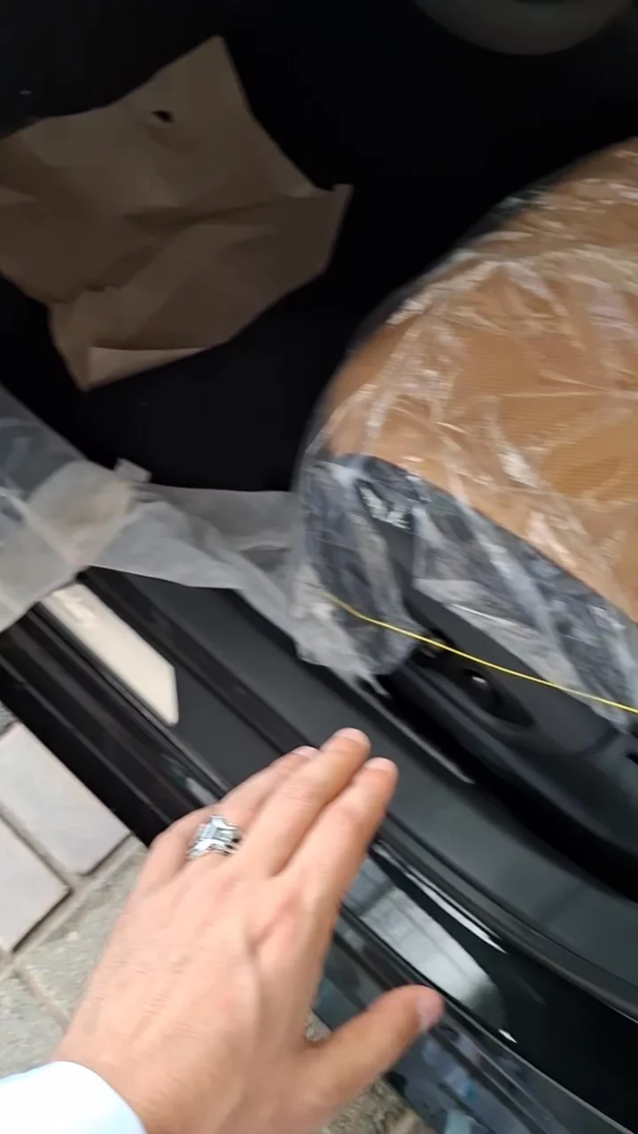 Car video thumbnail 1 of 10