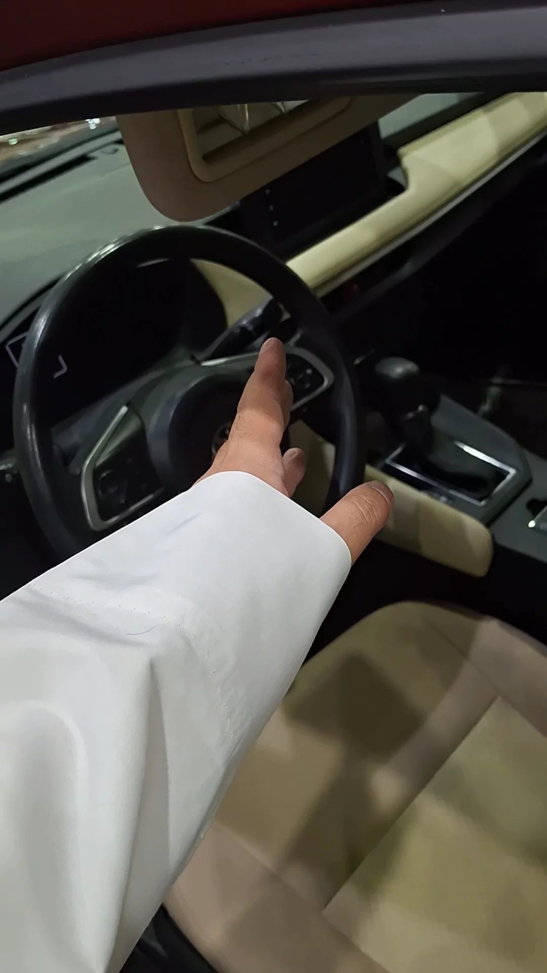 Car video thumbnail 1 of 9